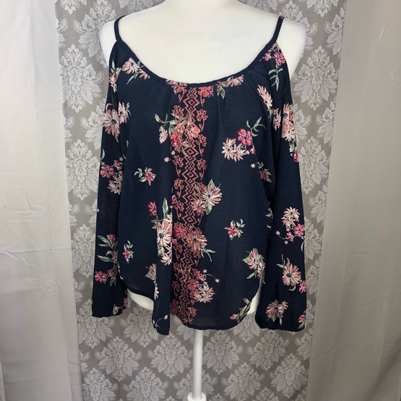 Rewind Tops - Rewind cold shoulder top